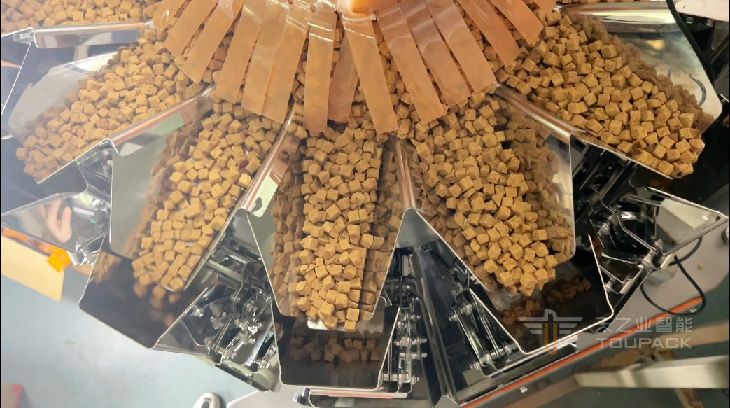 Automatica gommosa confezioni di cioccolato Verticale confezioni di imballaggio macchina ad alta velocità 120BPM Intelligente pesatura e imballaggio macchina