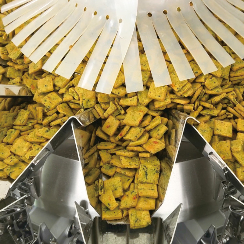 Automatica multi testa pesatrice snack cibo Vffs azoto imballaggio macchina con metal detector
