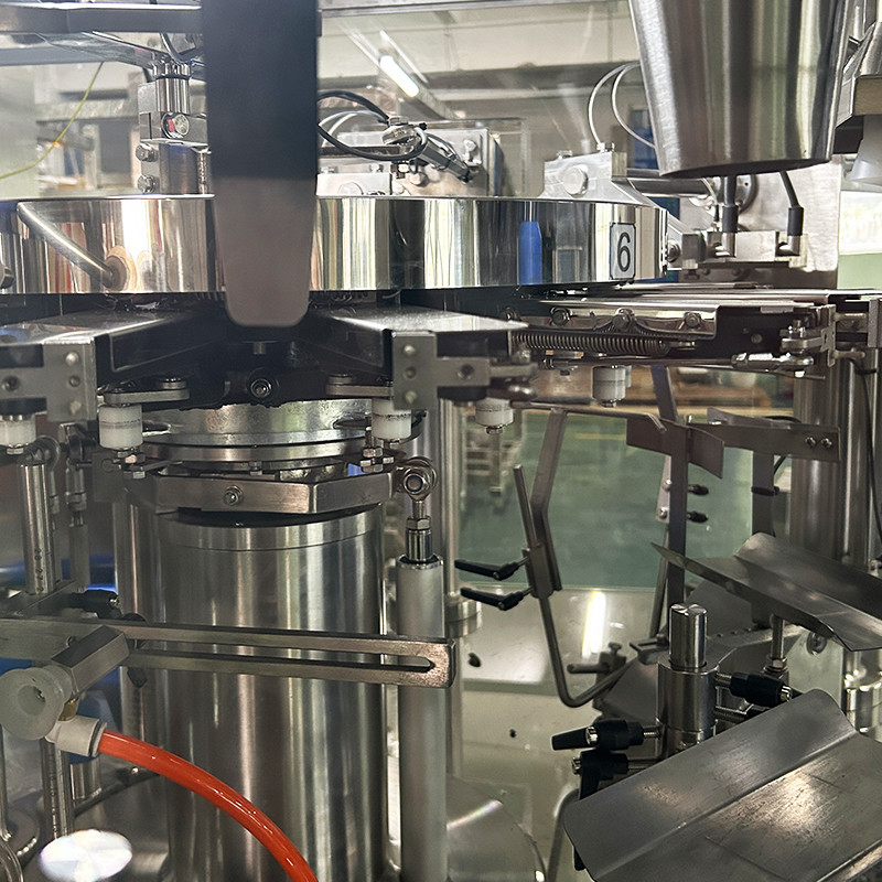 Macchina automatica per l'insacchettamento di popcorn di pollo multifunzione a forma irregolare, busta stand-up, doypack per carne di maiale congelata
