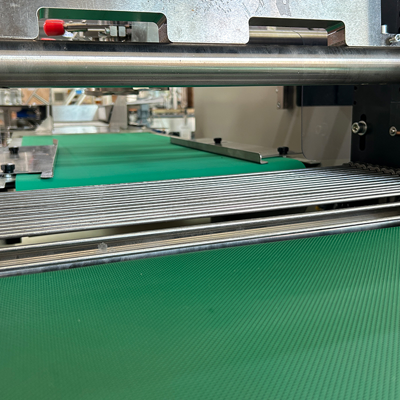 Macchina automatica per l'imballaggio di sacchetti a cuscino 30-80 confezioni/minuto per imballaggi alimentari